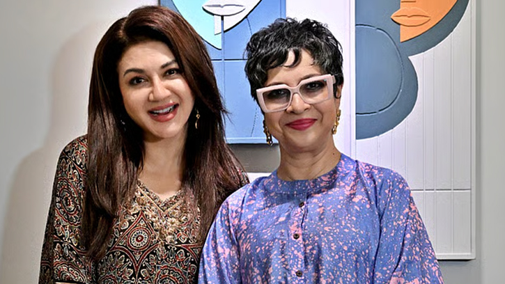 দুই নারী মানেই প্রতিযোগিতা? একসঙ্গে কাজের অভিজ্ঞতা জানালেন জয়া-চূর্ণী
