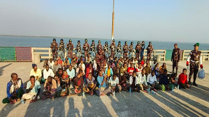 ৭০ জেলেকে ফেরত দিলো আরাকান আর্মি