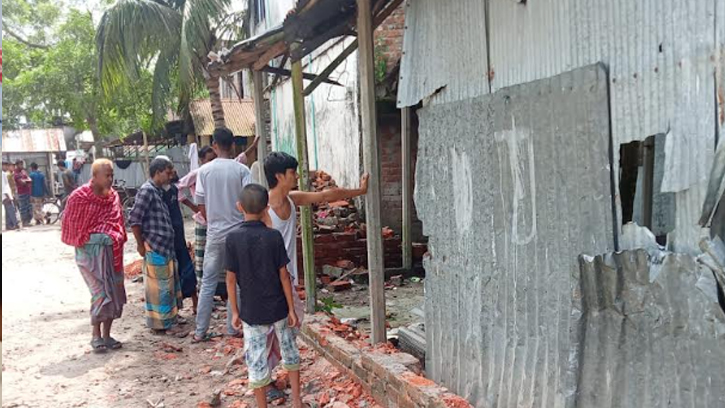 পঞ্চগড়ে জমি দখলে নিতে মাদরাসা শিক্ষার্থীদের ব্যবহারের অভিযোগ 