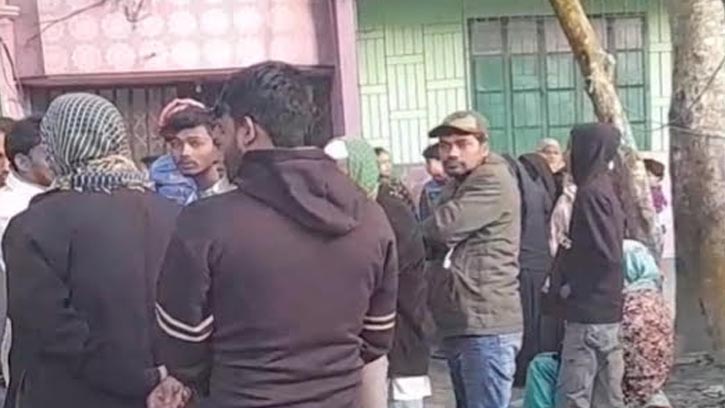 লক্ষ্মীপুরে ঘরে ঢুকে নারীকে কুপিয়ে হত্যা