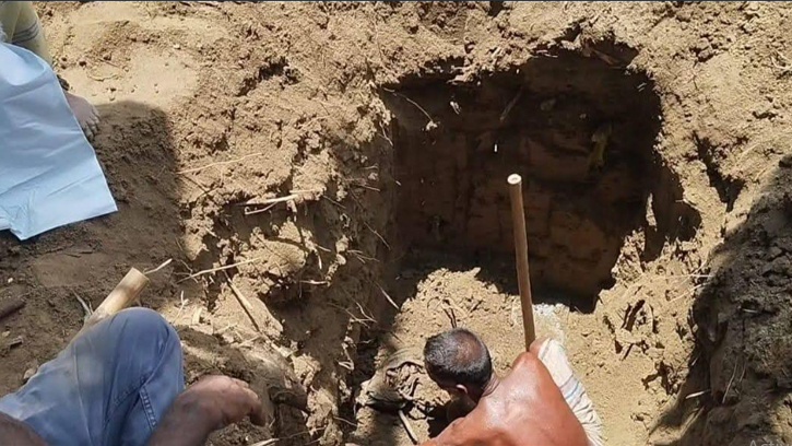 ১২ বছর পর কবর থেকে জামায়াত কর্মীর মরদেহ উত্তোলন