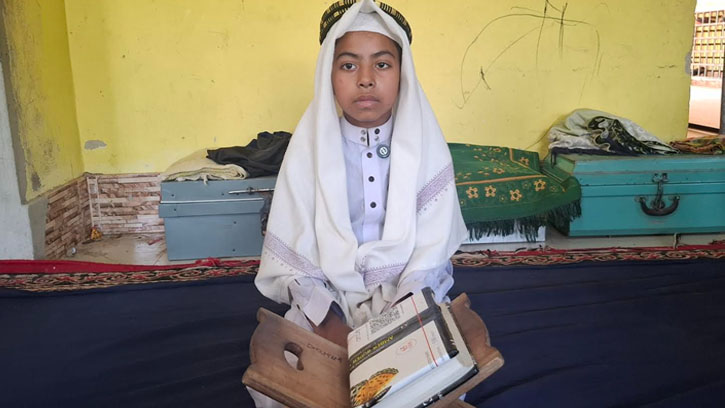 মাত্র ৬ মাসে কুরআনের হাফেজ ১০ বছরের সিদ্দিক