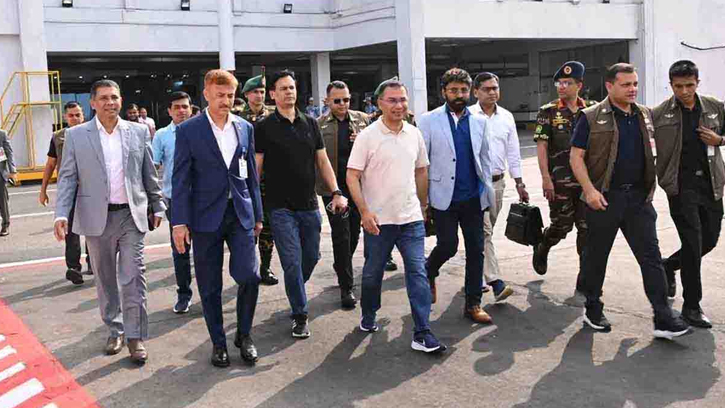 সৈয়দপুর বিমানবন্দর থেকে দিনাজপুরের উদ্দেশ্যে রওনা প্রধানমন্ত্রীর