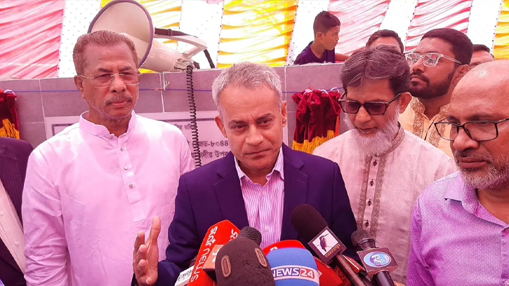 ঈদযাত্রায় রেকর্ড ভিড়, রাজধানী ছাড়বে দেড়কোটি মানুষ