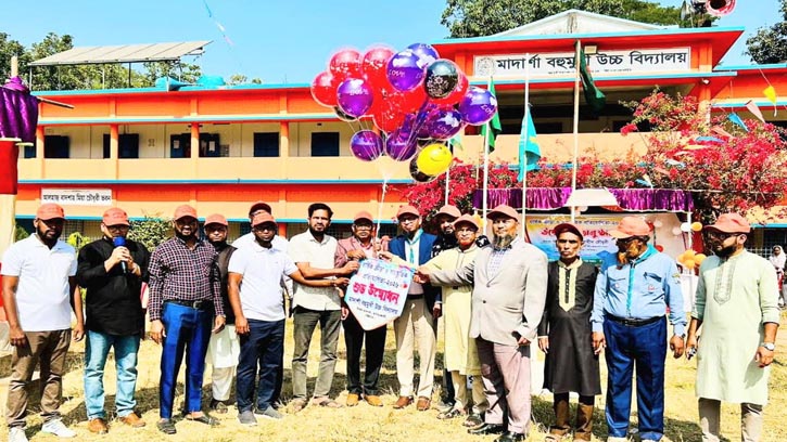 মাদার্শা বহুমুখী উচ্চ বিদ্যালয়ে বার্ষিক ক্রীড়া ও সাংস্কৃতিক প্রতিযোগিতার উদ্বোধন