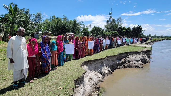 ভিটেমাটি নদীতে, কুড়িগ্রামের  ঘোগাদহর চরবাসীর আর্তনাদ