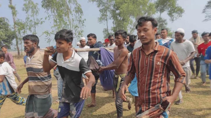 টেকনাফ সীমান্তে মাইন বিস্ফোরণে যুবকের পা বিচ্ছিন্ন