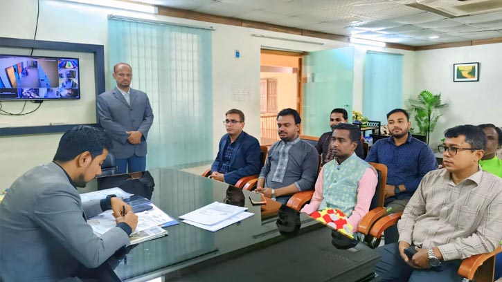 নবাগত ইউএনও'র সাথে বিনয়বাঁশী শিল্পীগোষ্ঠীর সৌজন্য সাক্ষাৎ