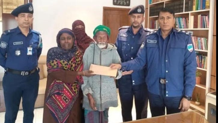 ঝিকরগাছায় শামীম হত্যাকাণ্ড: পুলিশ সুপার পরিবারের পাশে