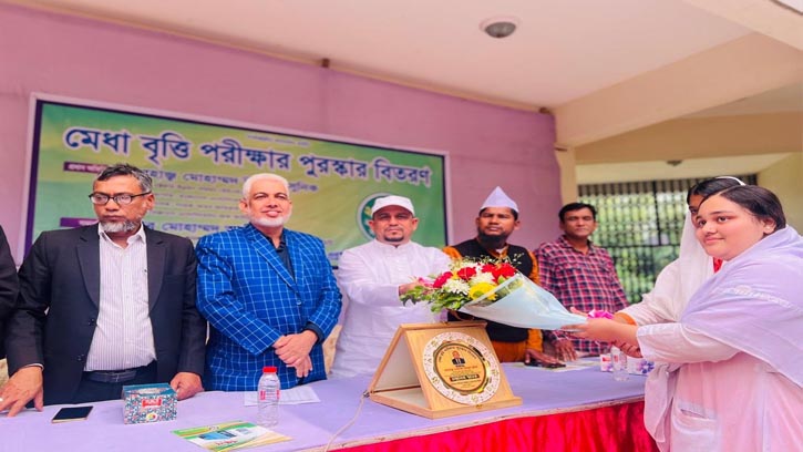 কদলপুর আইডিয়াল হাইস্কুলে মেধা বৃত্তি পরীক্ষা ও পুরস্কার বিতরণ সম্পন্ন