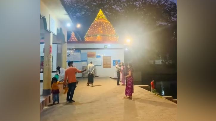 সীতাকুণ্ড চন্দ্রনাথ মন্দিরে তিনদিনব্যাপী শিবচতুর্দশী মেলা শুরু