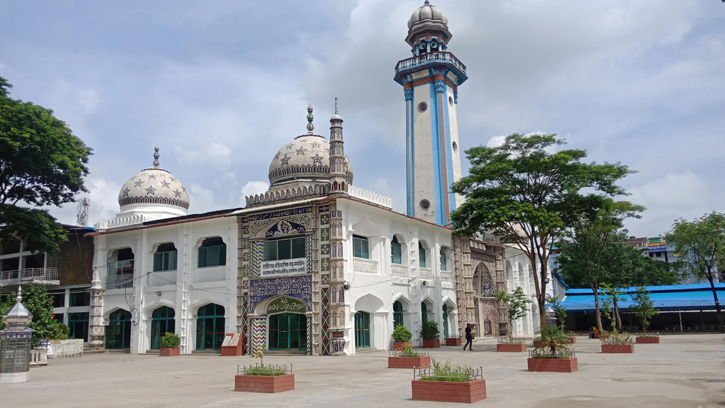 উপমহাদেশের অন্যতম সর্বৃহৎ চাঁদপুরের হাজীগঞ্জ ঐতিহাসিক বড় মসজিদ