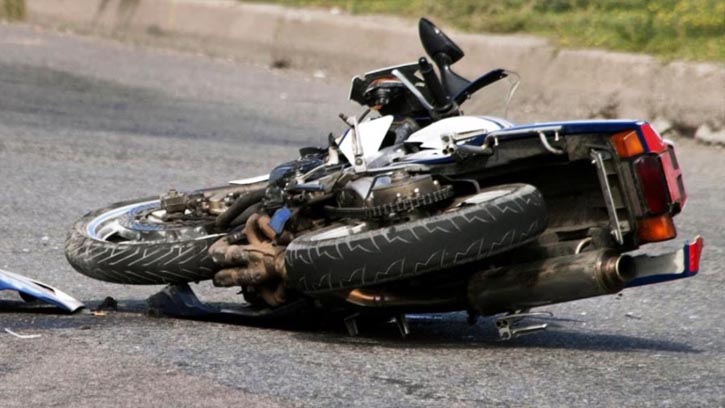 মোটরসাইকেল দুর্ঘটনায় চালক-পথচারীসহ নিহত ২