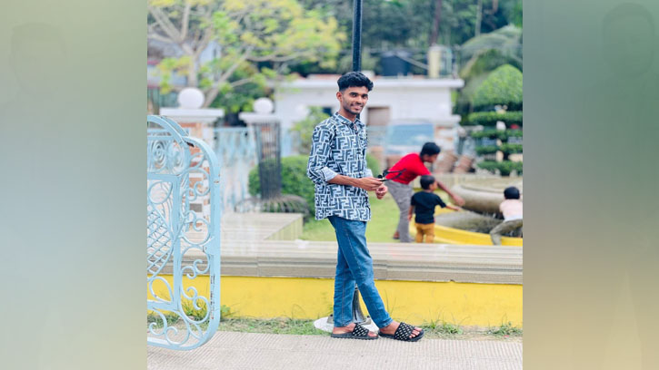 ফরিদগঞ্জে সড়ক দুর্ঘটনায় ছেলে নিহত, আহত বাবা