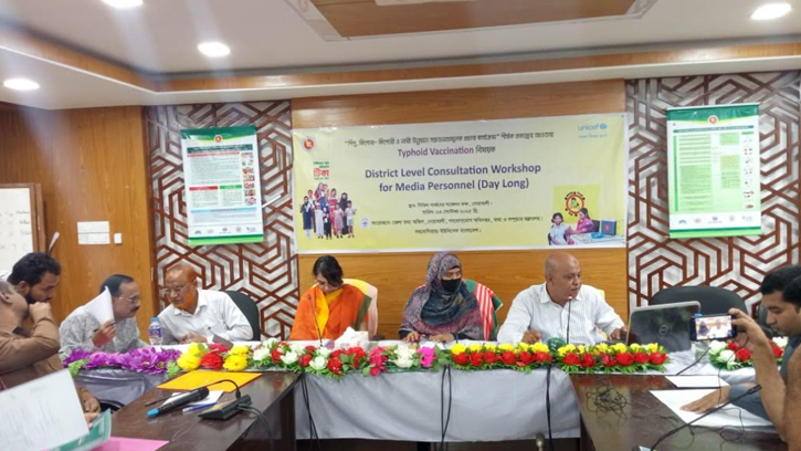 নোয়াখালীতে টাইফয়েড টিকাদান বিষয়ক ওরিয়েন্টেশন সভা