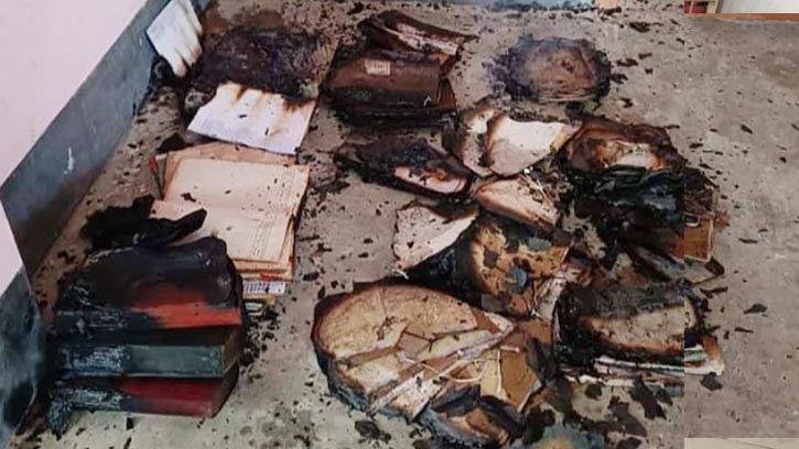 শার্শার নিজামপুর ইউনিয়ন পরিষদে অগ্নিকান্ডে গুরুত্বপূর্ণ নথিপত্র পুড়ে ছাই