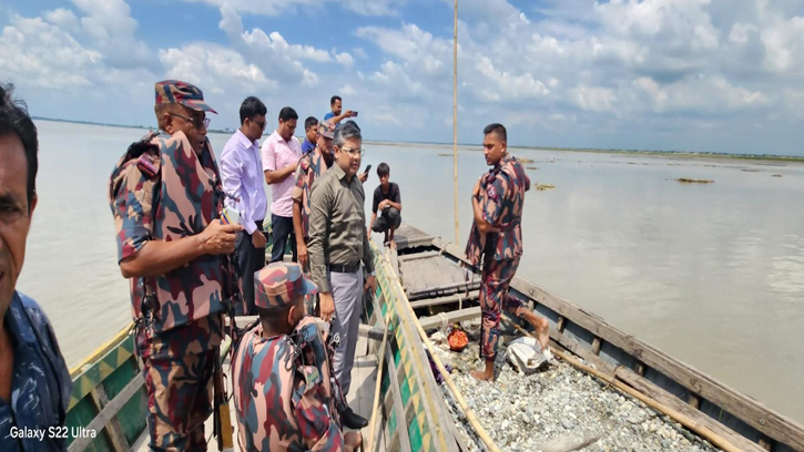 ডিমলায় তিস্তা নদীতে পাথর উত্তোলন বন্ধে প্রশাসনের অভিযান