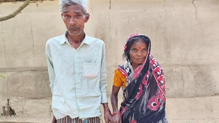 জন্মান্ধ স্বামী আর ‘পাগলী’ স্ত্রী: ২৫ বছরের সংগ্রাম ও ভালোবাসা