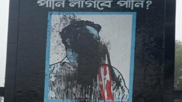 ব্রাহ্মণবাড়িয়ায় শহীদ মীর মুগ্ধের স্মৃতিস্তম্ভে কালি লেপন 