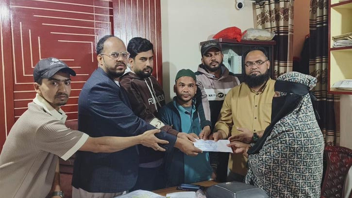 অসচ্ছল রোগীদের পাশে দাঁড়ালেন মির্জাপুর প্রবাসী পরিষদ