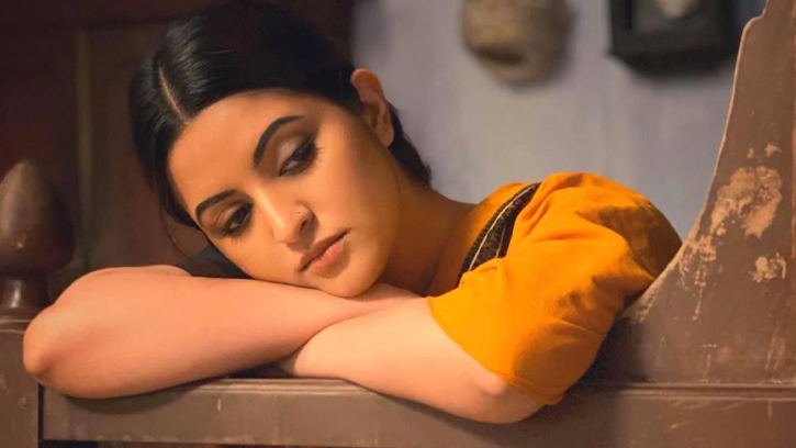 সম্মানহানির দায় রাষ্ট্র নেবে কি? প্রশ্ন তুললেন পরীমণি