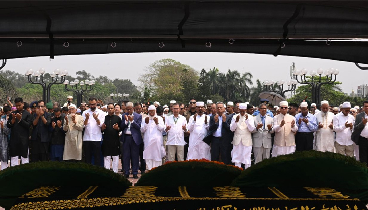 দিলারা হাফিজকে শেষ শ্রদ্ধা, জানাজায় প্রধানমন্ত্রী