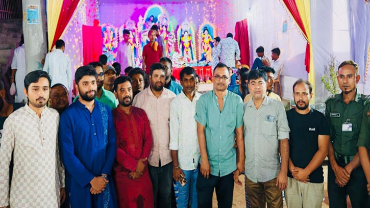 ফুলবাড়ীতে পূজা মণ্ডপ পরিদর্শনে এনসিপি এমপি প্রার্থী ডা. আহাদ