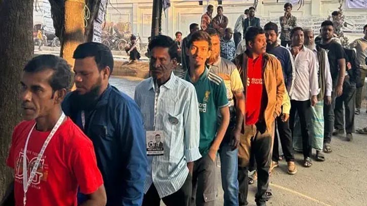 রামপুরায় ৭ ঘণ্টায় সর্বোচ্চ ৫১.৭৪% ভোট, পিছিয়ে নারী কেন্দ্র