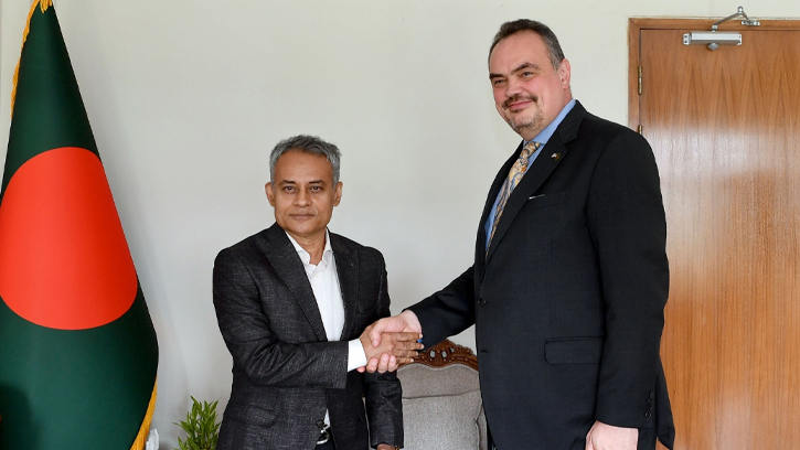 সড়ক ও সেতু মন্ত্রীর সঙ্গে মার্কিন রাষ্ট্রদূতের সৌজন্য সাক্ষাৎ