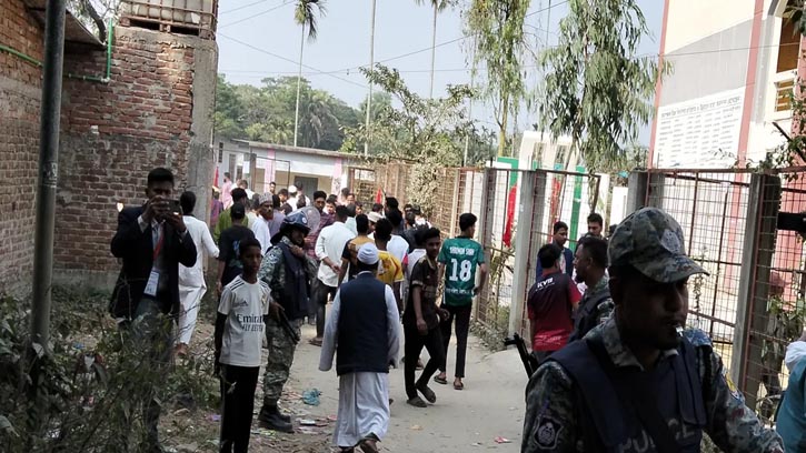 চট্টগ্রামে দুই প্রার্থীর সমর্থকদের সংঘর্ষ, আহত ৬