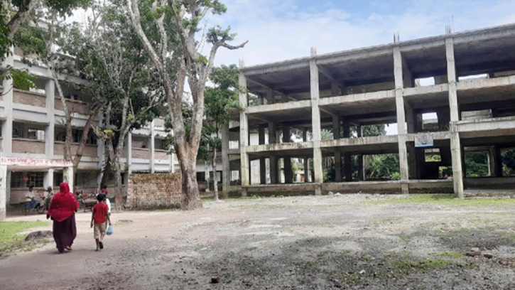 মোরেলগঞ্জ স্বাস্থ্য কমপ্লেক্সে চিকিৎসা সংকট