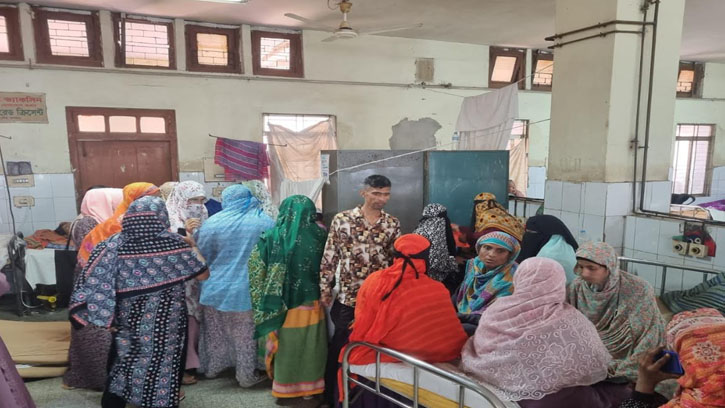 শেরেবাংলা মেডিকেল কলেজ হাসপাতালে ভুল ইনজেকশনে রোগীর মৃত্যু