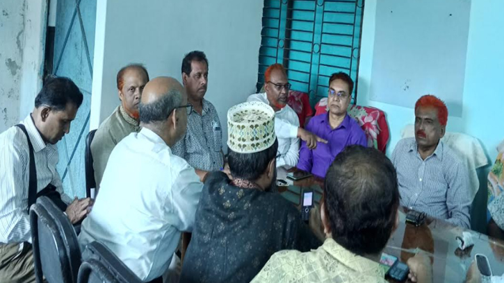 সাতক্ষীরায় জেলা শিক্ষক সমিতির জরুরি সভা