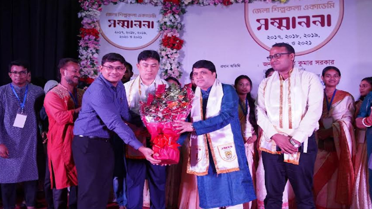 লক্ষ্মীপুরে শিল্পকলা একাডেমি সম্মাননা পেলেন ১৯ গুণী শিল্পী