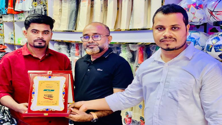 সাংবাদিক এস এম আওলাদ হোসেনকে স্টার স্পোর্টসের সম্মাননা