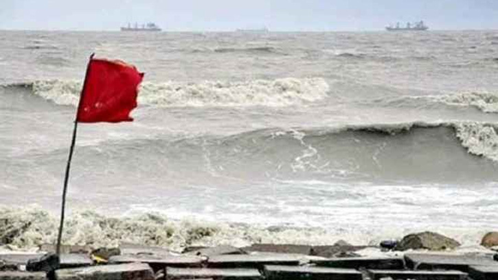 সাগর উত্তাল হওয়ার আশঙ্কা: ৪ বন্দরে ৩ নম্বর স্থানীয় সতর্ক সংকেত