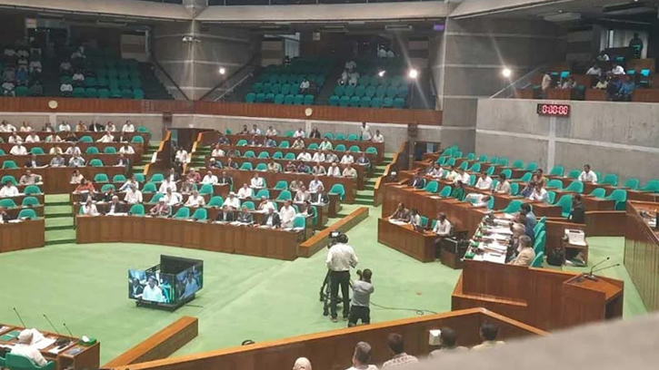 আলোচনা ছাড়াই ৮ অধ্যাদেশ সংসদে অনুমোদন 