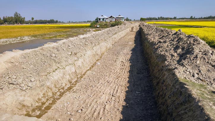 ভোগডাঙ্গায় নতুন সড়ক নির্মাণ: চরবাসীর জীবনে পরিবর্তনের আশা