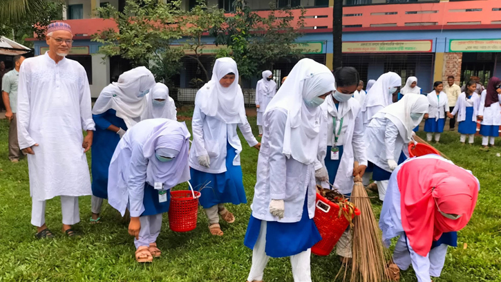 ‘জুলাই বিপ্লব’ স্মরণে কুড়িগ্রামে পরিচ্ছন্নতা কর্মসূচি পালিত