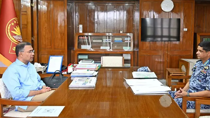 প্রধানমন্ত্রীর সঙ্গে বিমান বাহিনী প্রধানের সৌজন্য সাক্ষাৎ