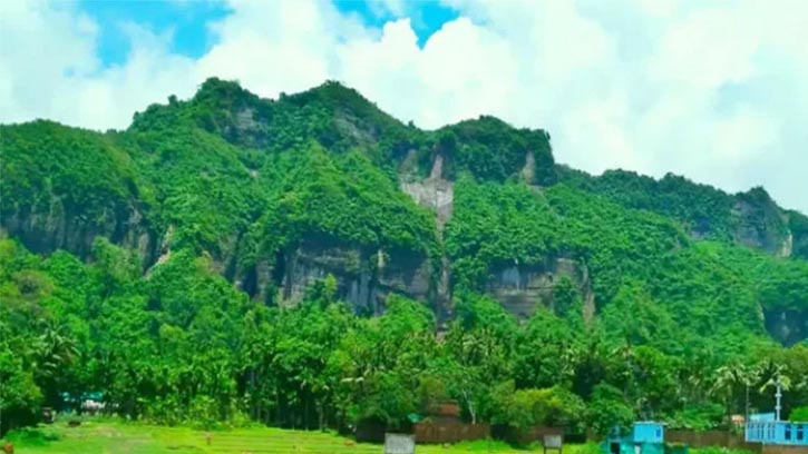 টেকনাফে অস্ত্রের মুখে ছয় কৃষক অপহরণ