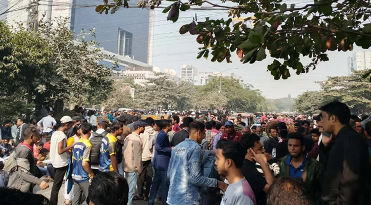 রাজনৈতিক সিদ্ধান্তে পক্ষপাত দেখিয়ে ইসি ঘেরাও ছাত্রদলের