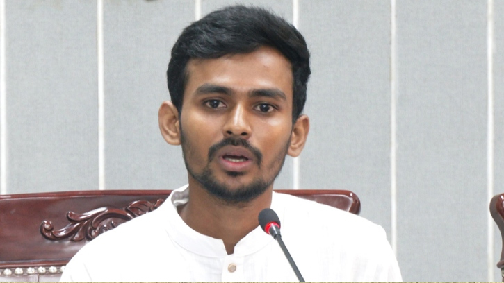 কিছু মহল জুলাই নিয়ে কাজ করলে বাজেট নিয়ে প্রশ্ন তোলে: আসিফ মাহমুদ