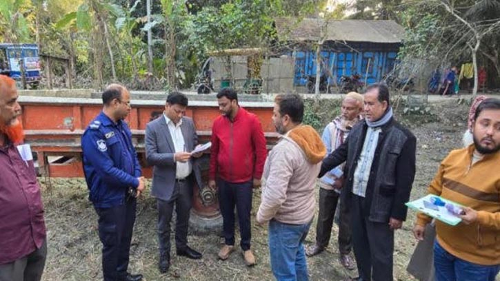 ফরিদগঞ্জে ফসলি জমির টপসয়েল রক্ষায় কঠোর প্রশাসন