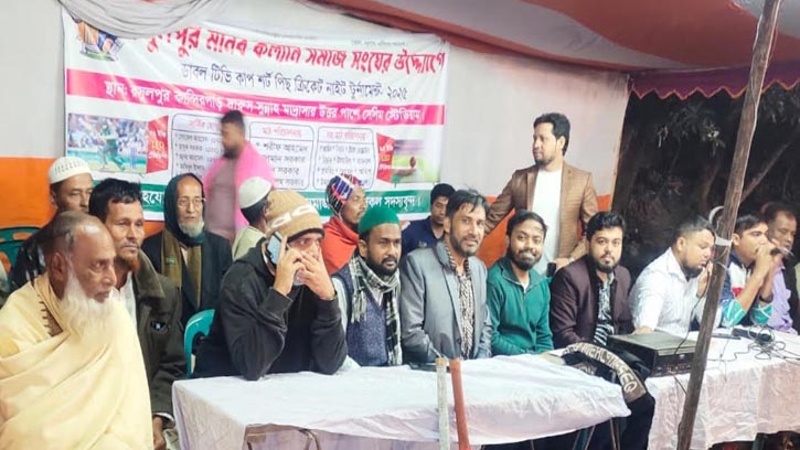 দেবিদ্বারে নাইট ক্রিকেটে জমজমাট প্রীতি ম্যাচ