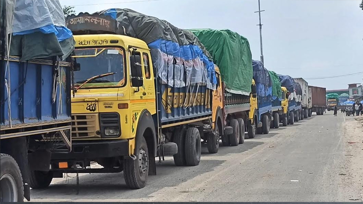 দুর্গাপূজায় টানা ৯ দিন বাংলাবান্ধা স্থলবন্দরে আমদানি-রপ্তানি বন্ধ