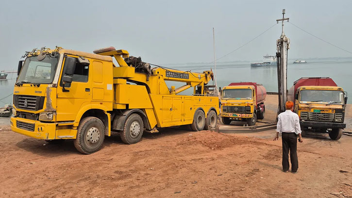 ঈদ যাত্রায় দৌলতদিয়া-পাটুরিয়া নৌরুটে যাত্রীদের ভোগান্তির শঙ্কা