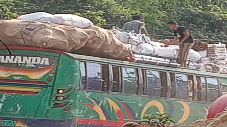 লক্ষ্মীপুর–রায়পুর–নোয়াখালী সড়কে ঝুঁকিপূর্ণ বাস চলাচল