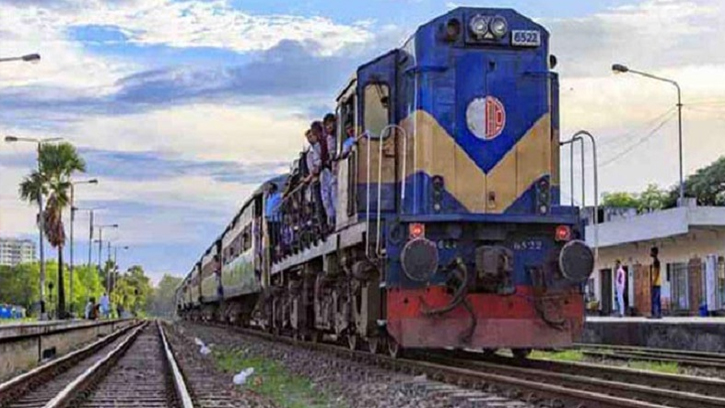 সীতাকুণ্ডে ট্রেনের ধাক্কায় অজ্ঞাত মহিলার মৃত্যু