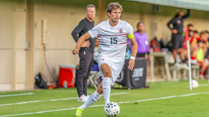 জাতীয় দলে যোগ দেওয়ার পথে ট্রেভর ইসলাম